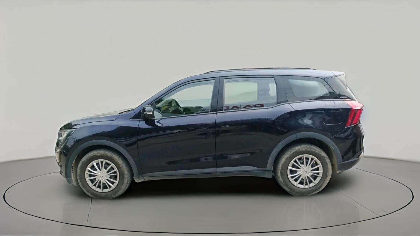2023 Mahindra XUV700 AX 3 P MT 5 STR, Petrol, Manual, 26,713 km, exterior