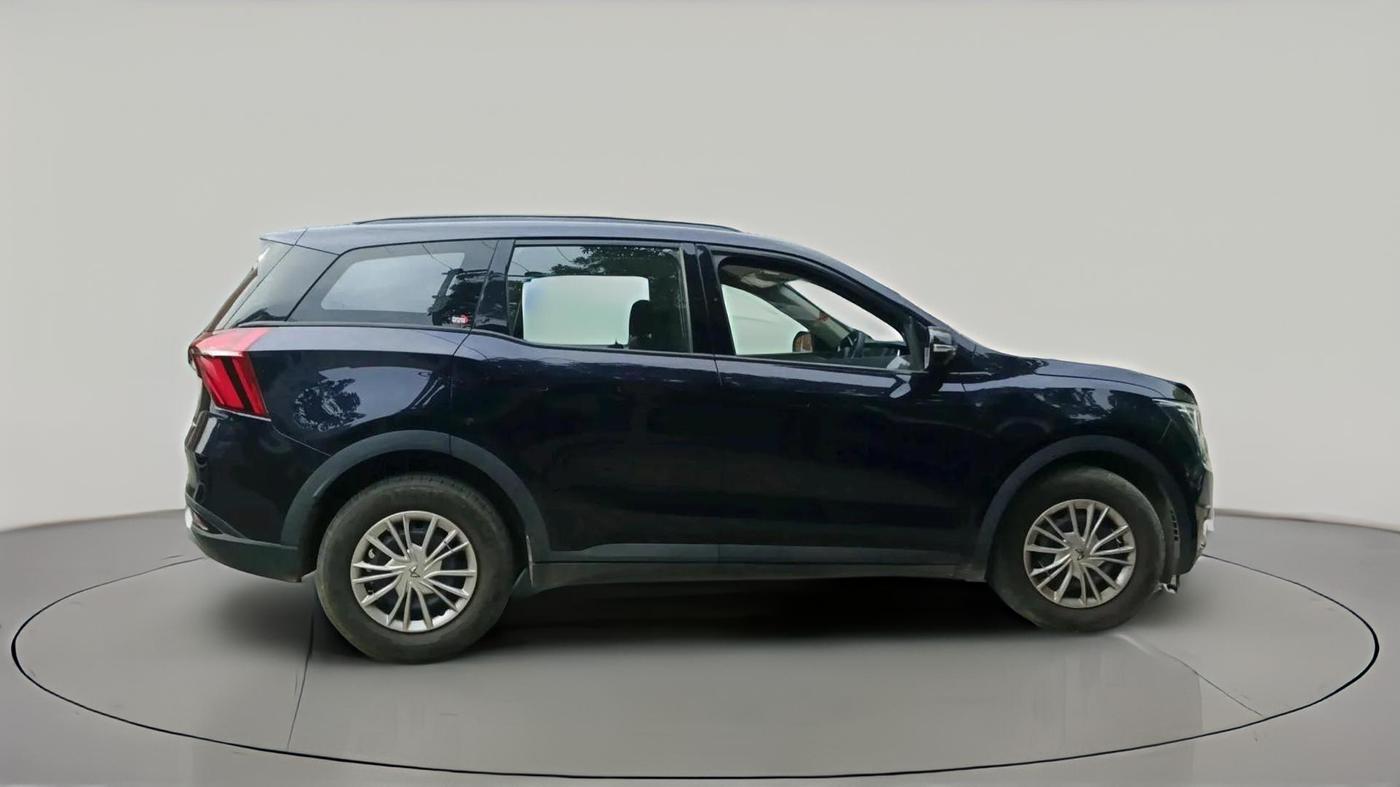 2023 Mahindra XUV700 AX 3 P MT 5 STR, Petrol, Manual, 26,713 km, exterior