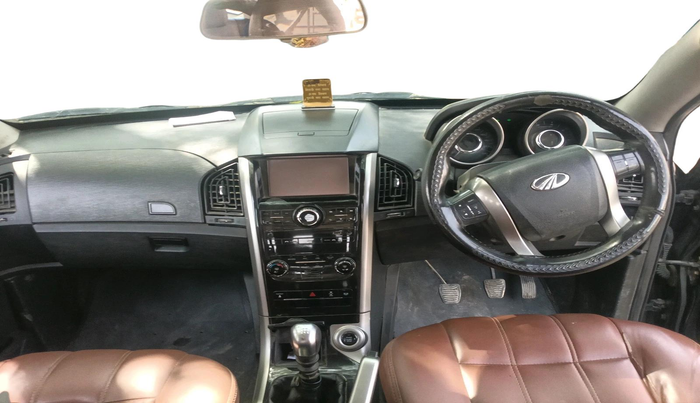 2019 Mahindra XUV500 W7, Diesel, Manual, 1,30,362 km, interior