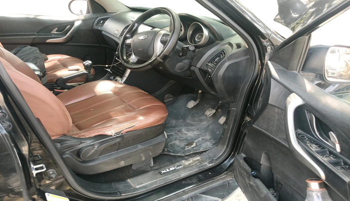 2019 Mahindra XUV500 W7, Diesel, Manual, 1,30,362 km, interior