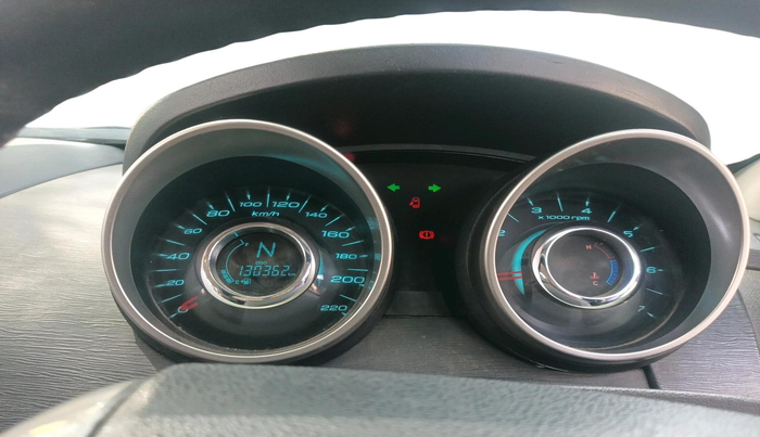 2019 Mahindra XUV500 W7, Diesel, Manual, 1,30,362 km, interior