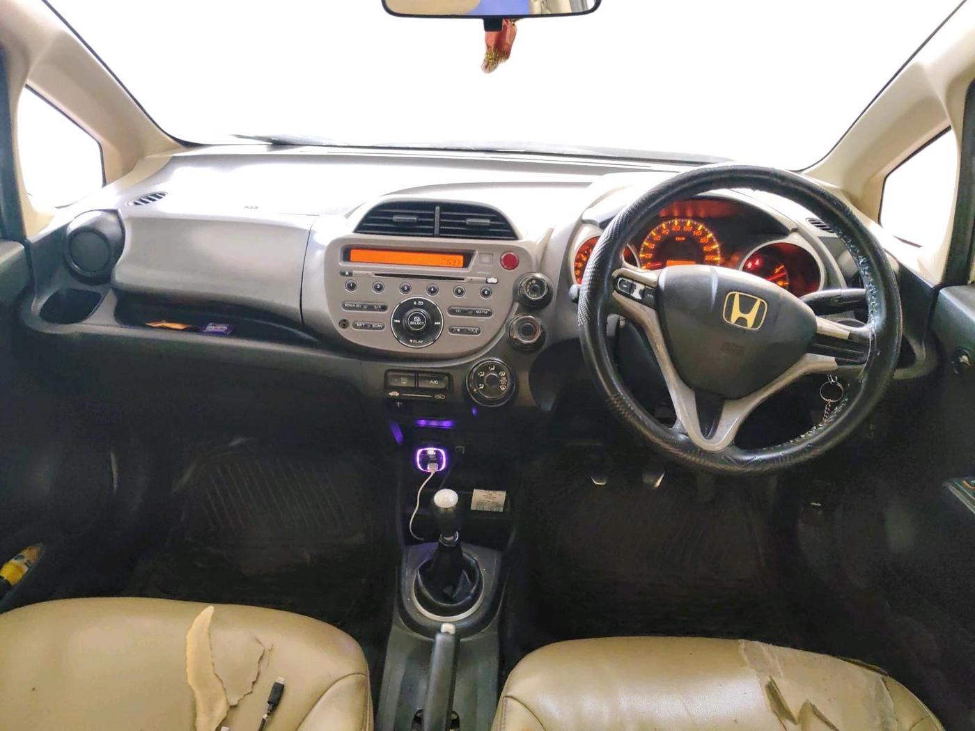 2011 Honda Jazz 1.2 L I-VTEC SELECT, Petrol, Manual, 1,61,156 km, interior