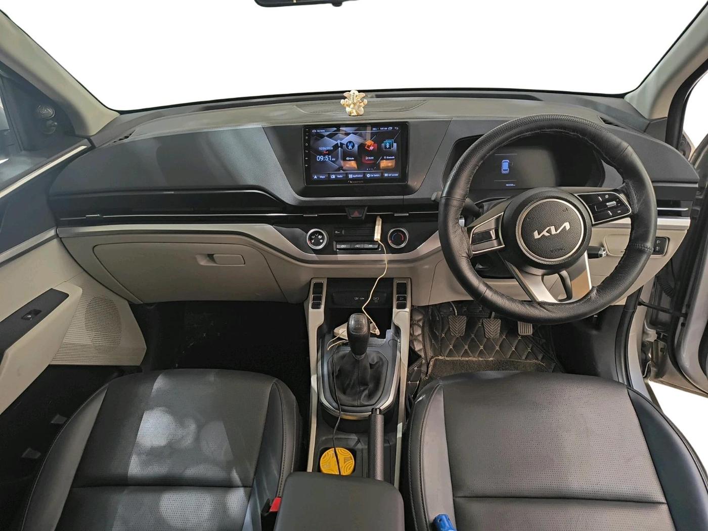 2024 KIA CARENS PREMIUM 1.5 PETROL 7 STR, Petrol, Manual, 46,098 km, interior