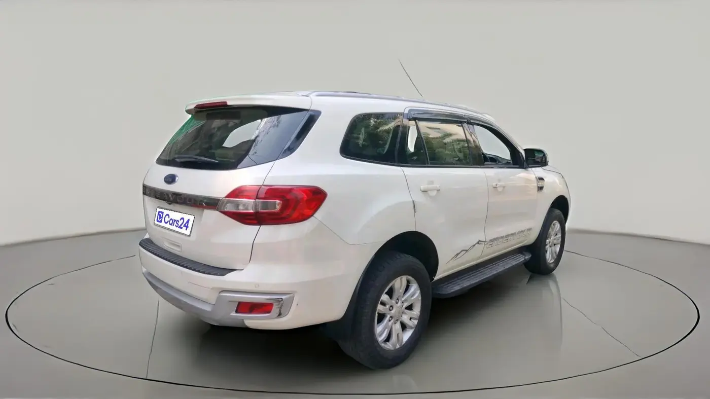 2016 Ford Endeavour TREND 2.2 4X2 AT, Diesel, Automatic, 1,61,930 km, exterior