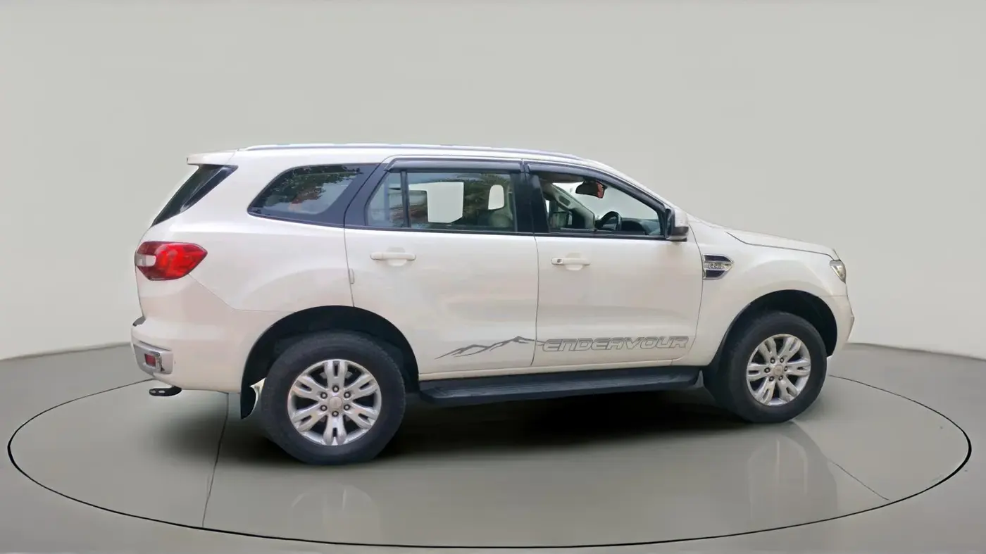2016 Ford Endeavour TREND 2.2 4X2 AT, Diesel, Automatic, 1,61,930 km, exterior