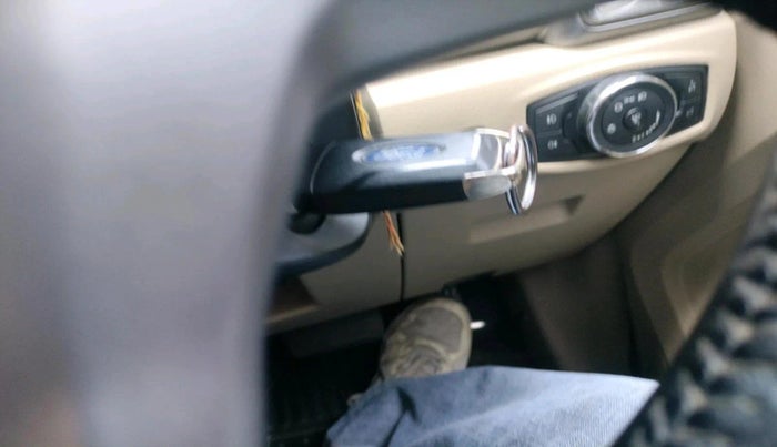 2016 Ford Endeavour TREND 2.2 4X2 AT, Diesel, Automatic, 1,61,930 km, interior