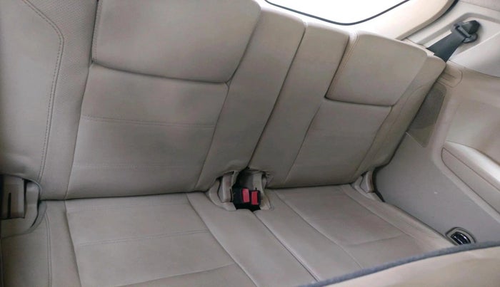 2016 Ford Endeavour TREND 2.2 4X2 AT, Diesel, Automatic, 1,61,930 km, interior