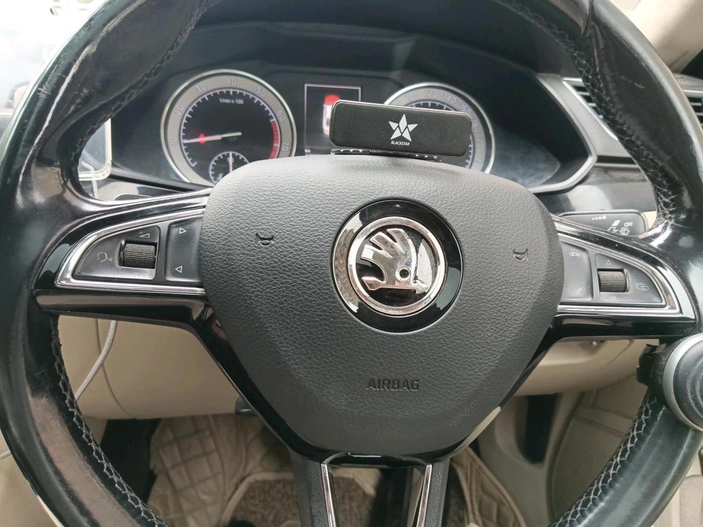 2016 Skoda Superb L&K 1.8 TSI AT, Petrol, Automatic, 1,20,870 km, interior