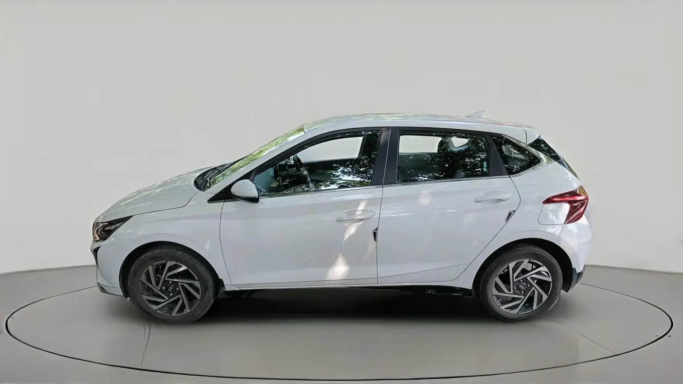 2024 Hyundai NEW I20 SPORTZ 1.2 IVT, Petrol, Automatic, 4,672 km, exterior