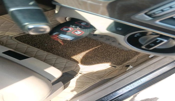 2014 Mercedes Benz E Class E 250 CDI AVANTGARDE, Diesel, Automatic, 1,00,293 km, interior