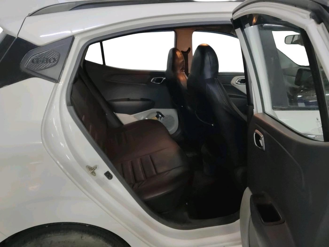 2022 Hyundai GRAND I10 NIOS ASTA 1.2 KAPPA VTVT, Petrol, Manual, 27,554 km, interior