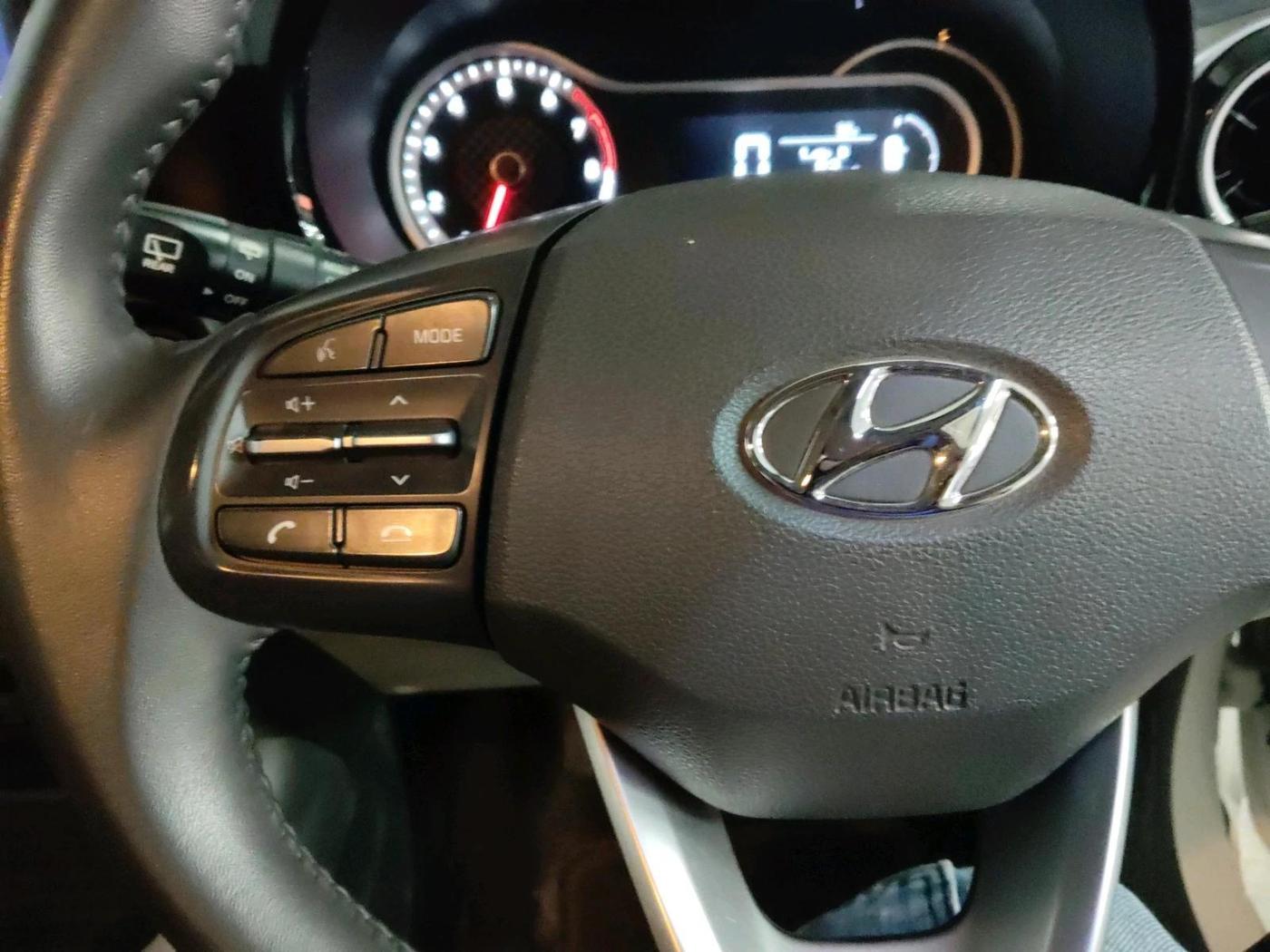2022 Hyundai GRAND I10 NIOS ASTA 1.2 KAPPA VTVT, Petrol, Manual, 27,554 km, interior