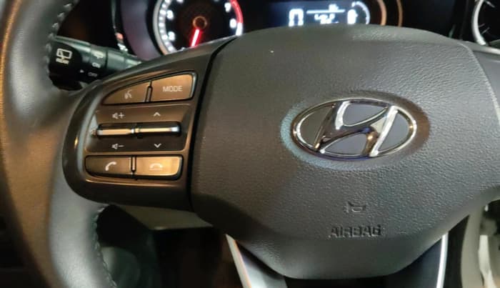 2022 Hyundai GRAND I10 NIOS ASTA 1.2 KAPPA VTVT, Petrol, Manual, 27,554 km, interior
