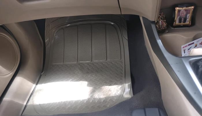 2013 Honda City 1.5L I-VTEC V MT, Petrol, Manual, 1,28,196 km, interior