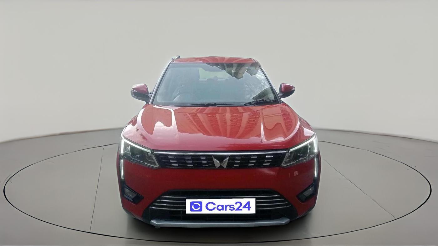 2023 Mahindra XUV300 W8 (O) 1.2 PETROL AMT, Petrol, Automatic, 46,447 km, exterior