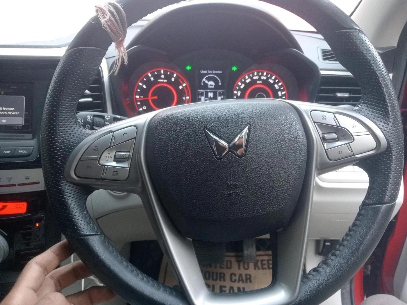 2023 Mahindra XUV300 W8 (O) 1.2 PETROL AMT, Petrol, Automatic, 46,447 km, interior