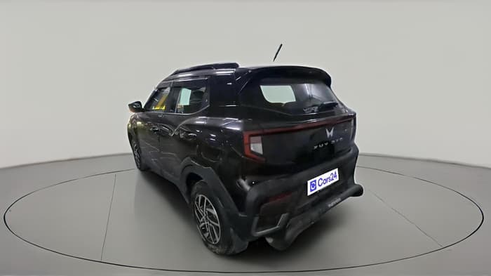 2024 Mahindra XUV 3XO AX5 1.2 L TCMPFi, Petrol, Manual, 17,217 km, exterior
