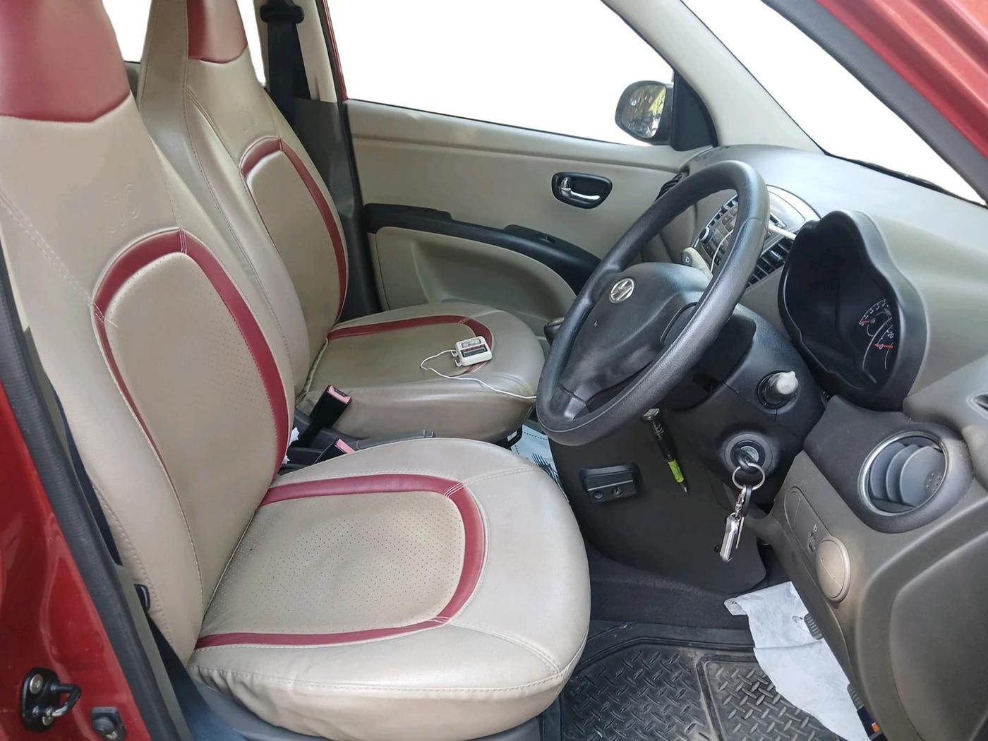2011 Hyundai i10 MAGNA 1.2, Petrol, Manual, 26,000 km, interior