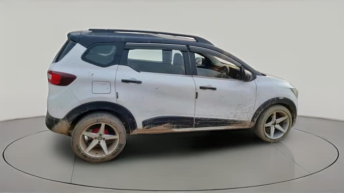 2020 Renault TRIBER RXL MT, Petrol, Manual, 1,23,330 km, exterior