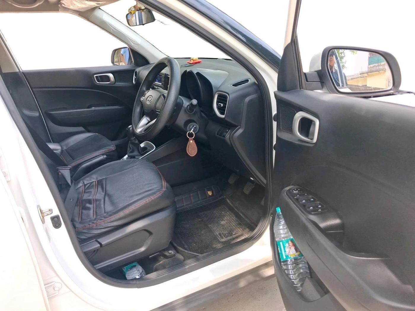 2021 Hyundai VENUE S 1.2, Petrol, Manual, 21,676 km, interior