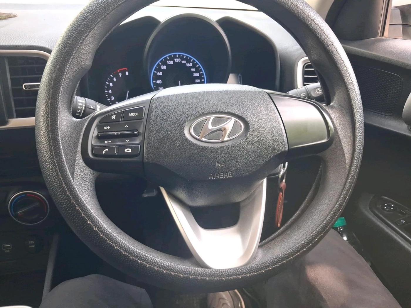 2021 Hyundai VENUE S 1.2, Petrol, Manual, 21,676 km, interior