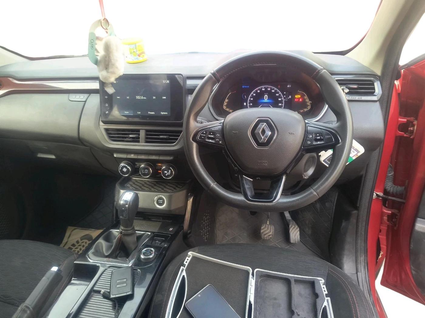 2022 Renault Kiger RXZ AMT, Petrol, Automatic, 30,054 km, interior