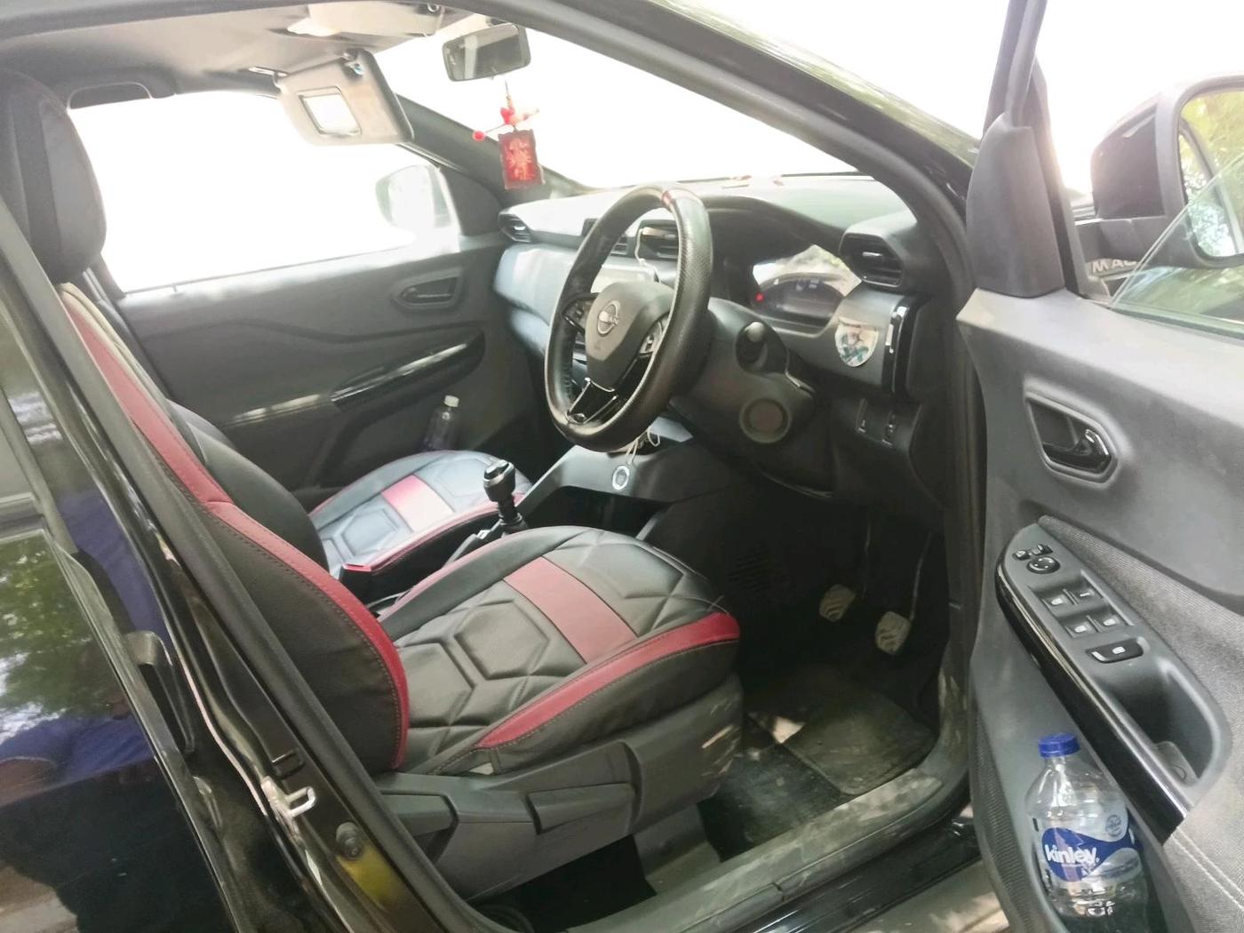 2024 Nissan MAGNITE Kuro Edition 1.0  MT , Petrol, Manual, 20,803 km, interior