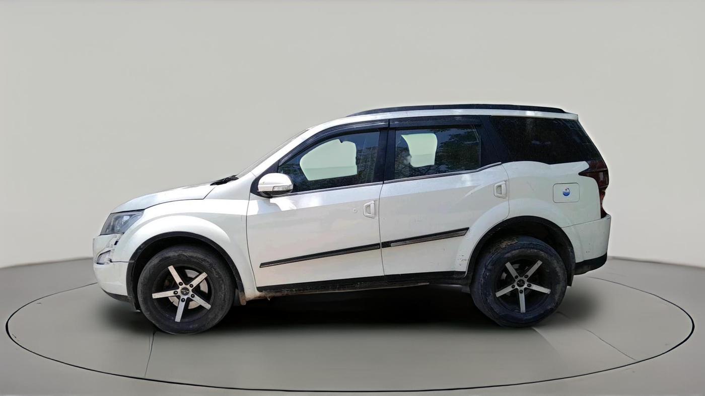 2016 Mahindra XUV500 W10 AT 1.99, Diesel, Automatic, 81,473 km, exterior