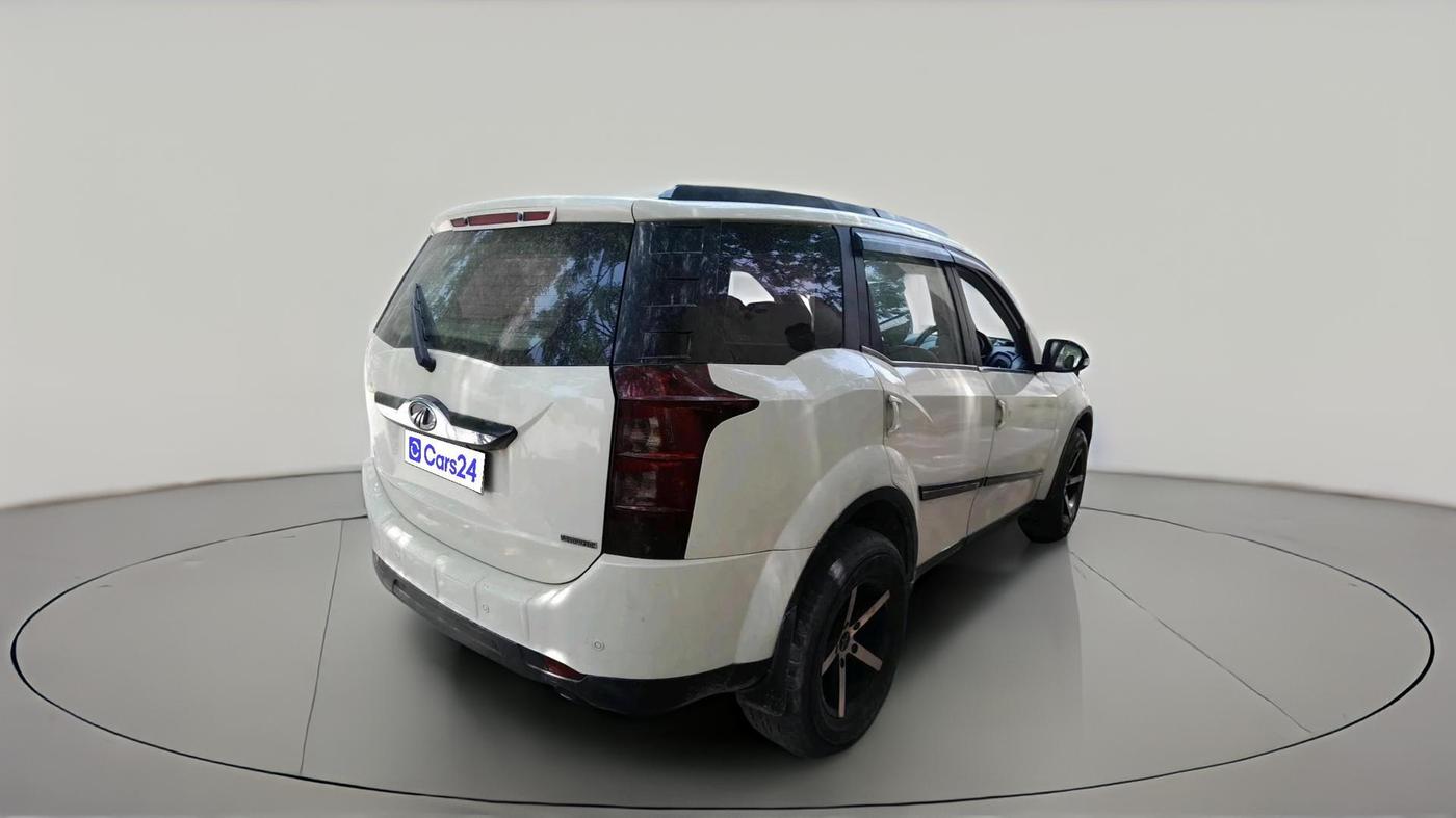 2016 Mahindra XUV500 W10 AT 1.99, Diesel, Automatic, 81,473 km, exterior