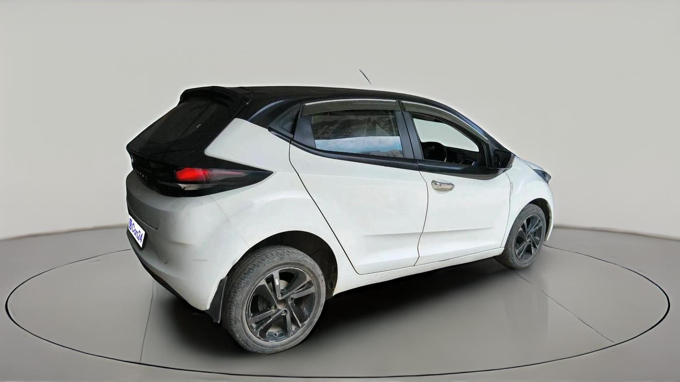 2023 Tata ALTROZ XT DIESEL, Diesel, Manual, 70,116 km, exterior