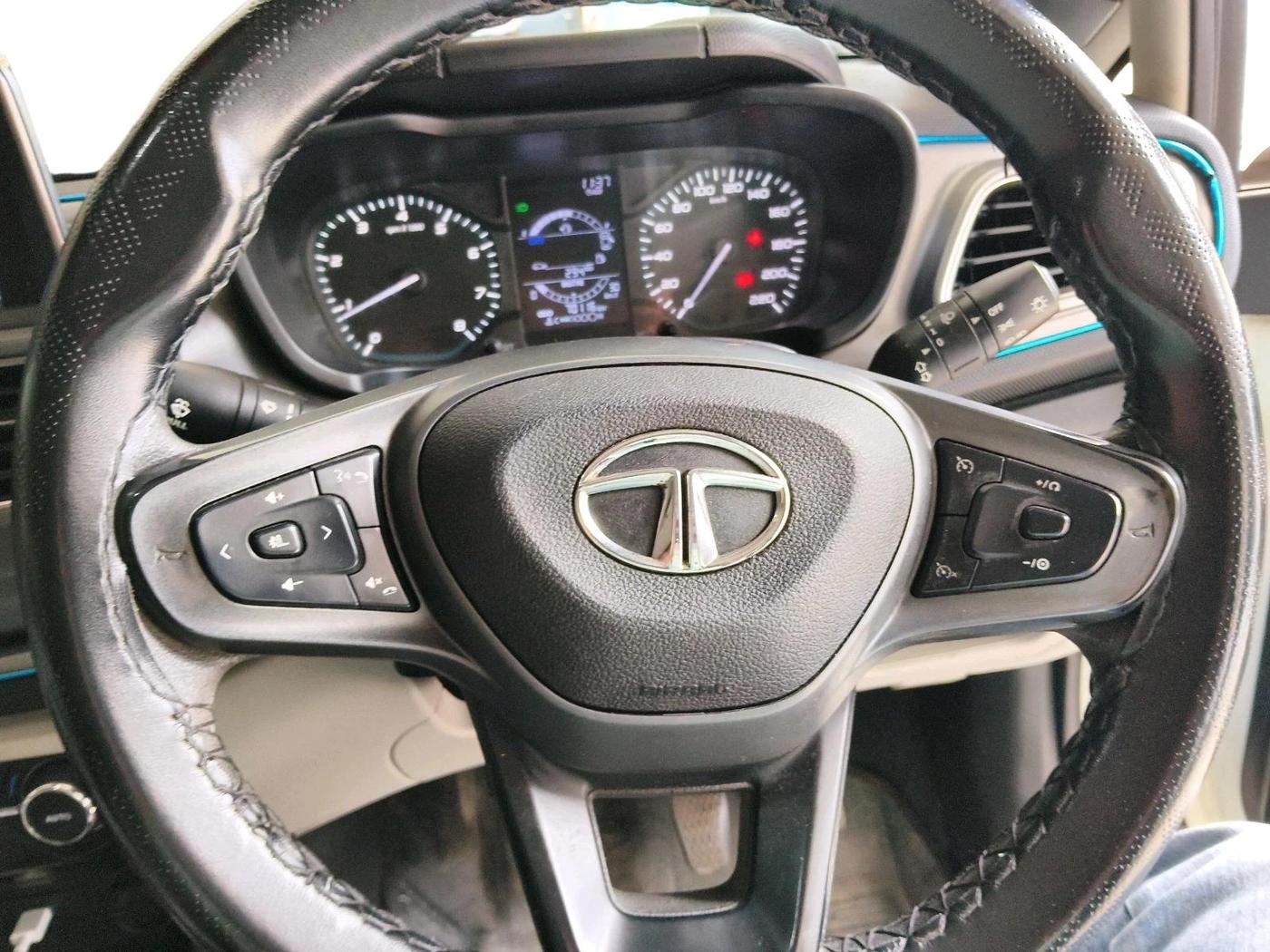 2023 Tata ALTROZ XT DIESEL, Diesel, Manual, 70,116 km, interior