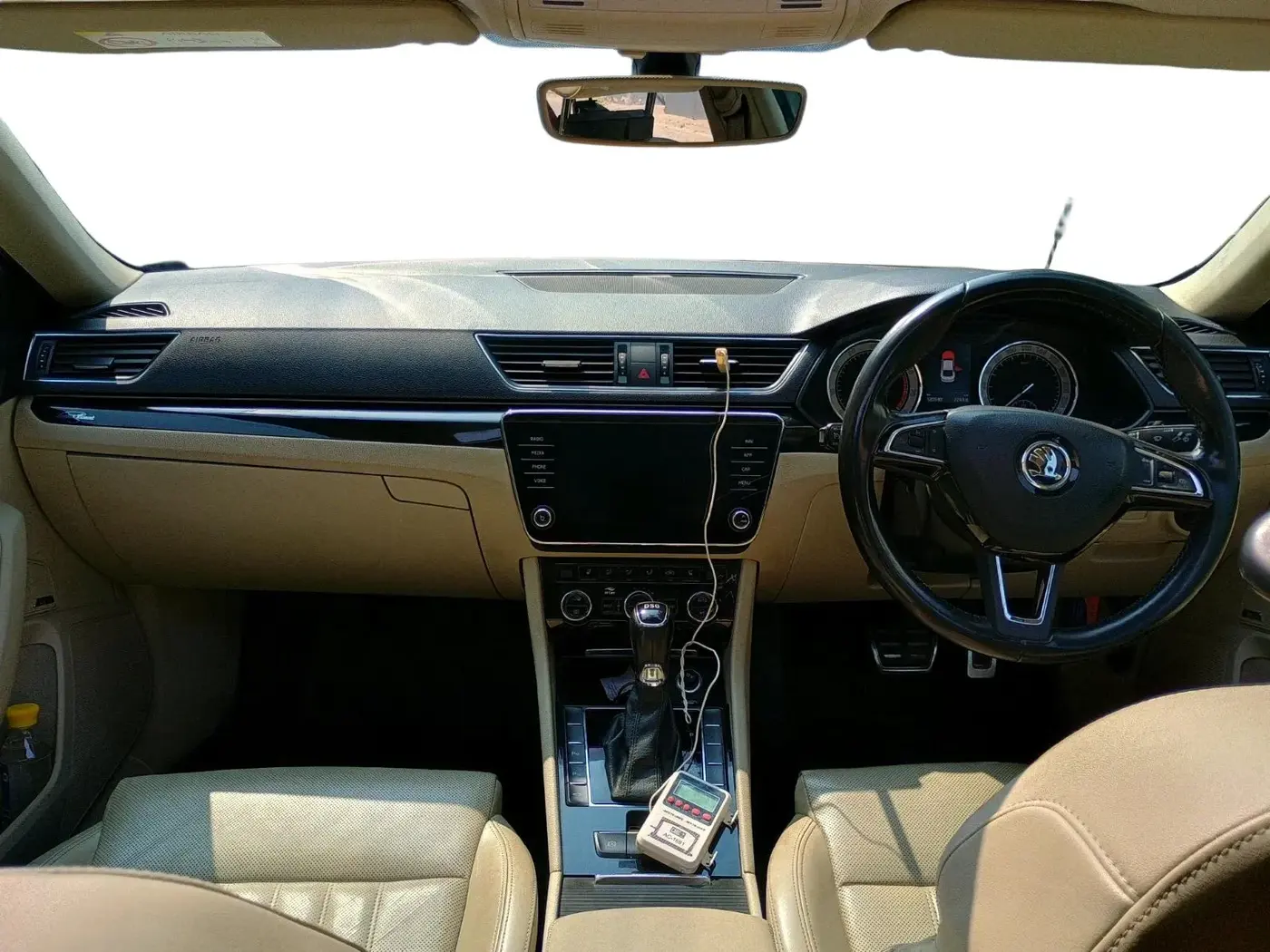 2018 Skoda Superb L&K 1.8 TSI AT, Petrol, Automatic, 1,20,530 km, interior