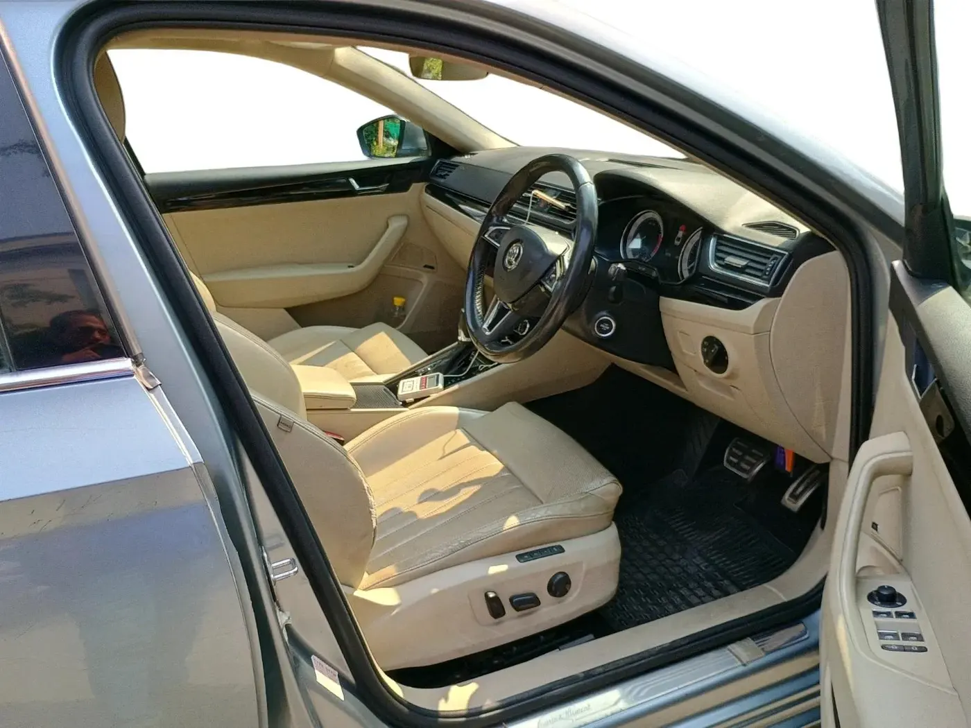 2018 Skoda Superb L&K 1.8 TSI AT, Petrol, Automatic, 1,20,530 km, interior