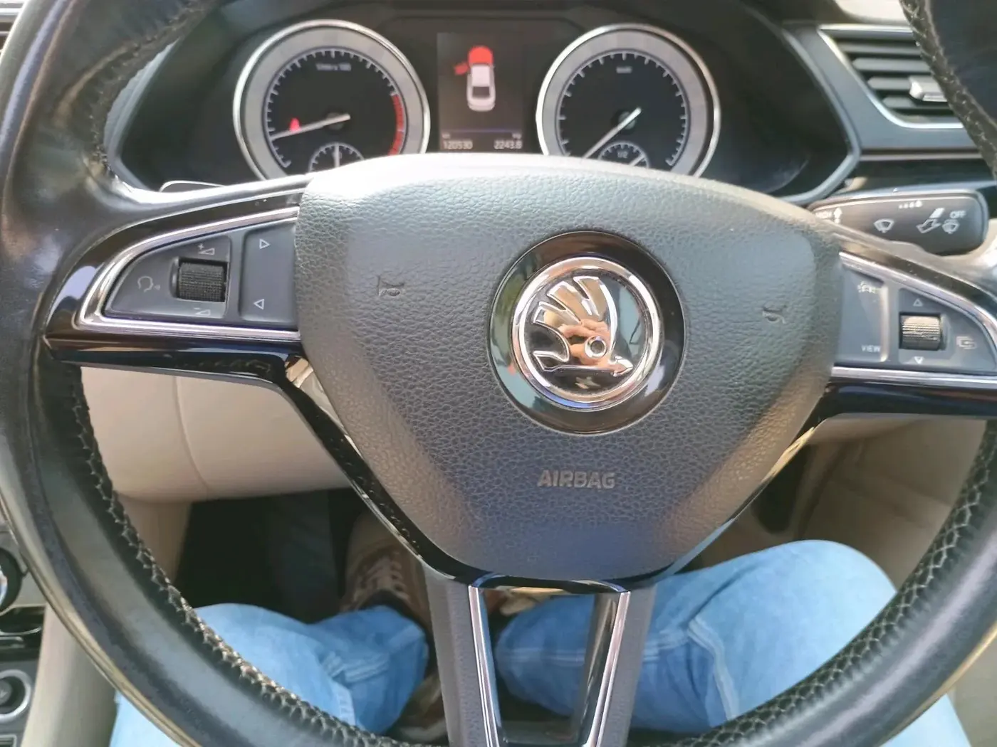 2018 Skoda Superb L&K 1.8 TSI AT, Petrol, Automatic, 1,20,530 km, interior