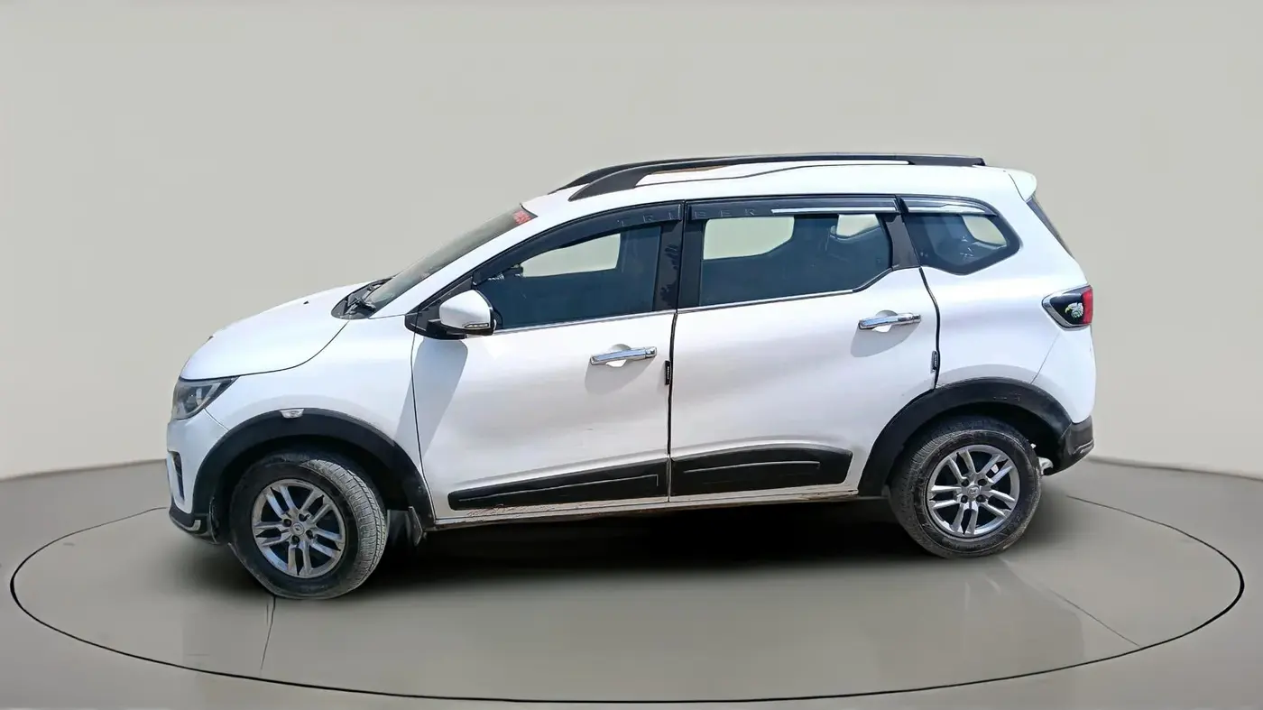 2020 Renault TRIBER RXT, Petrol, Manual, 1,04,309 km, exterior