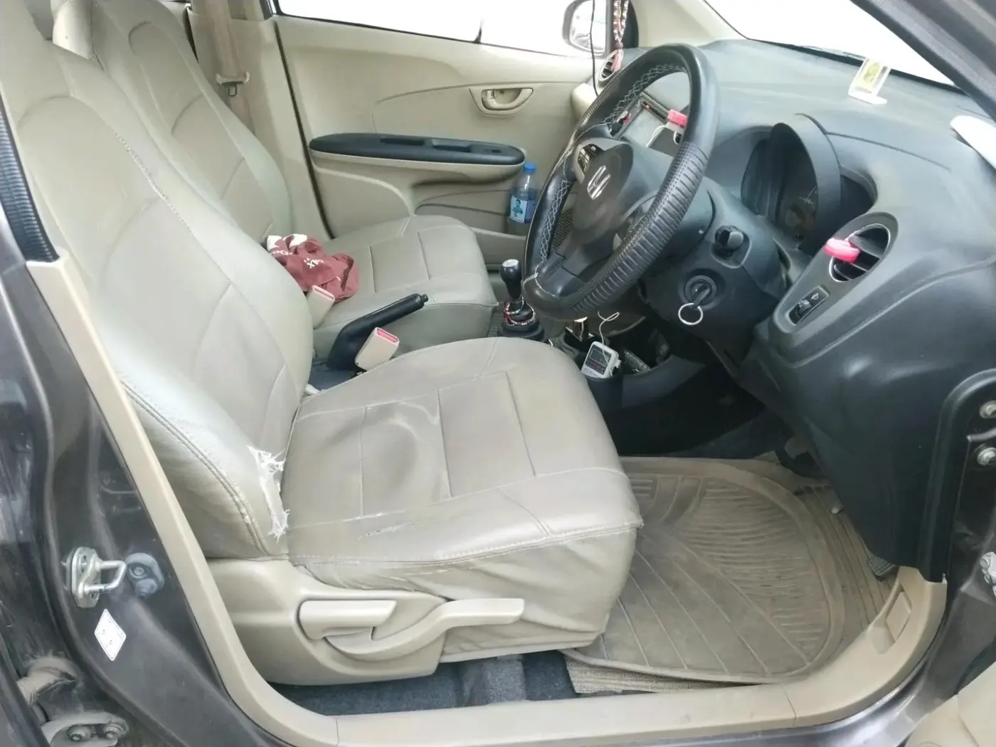 2015 Honda Amaze 1.2L I-VTEC S, CNG, Manual, 78,450 km, interior