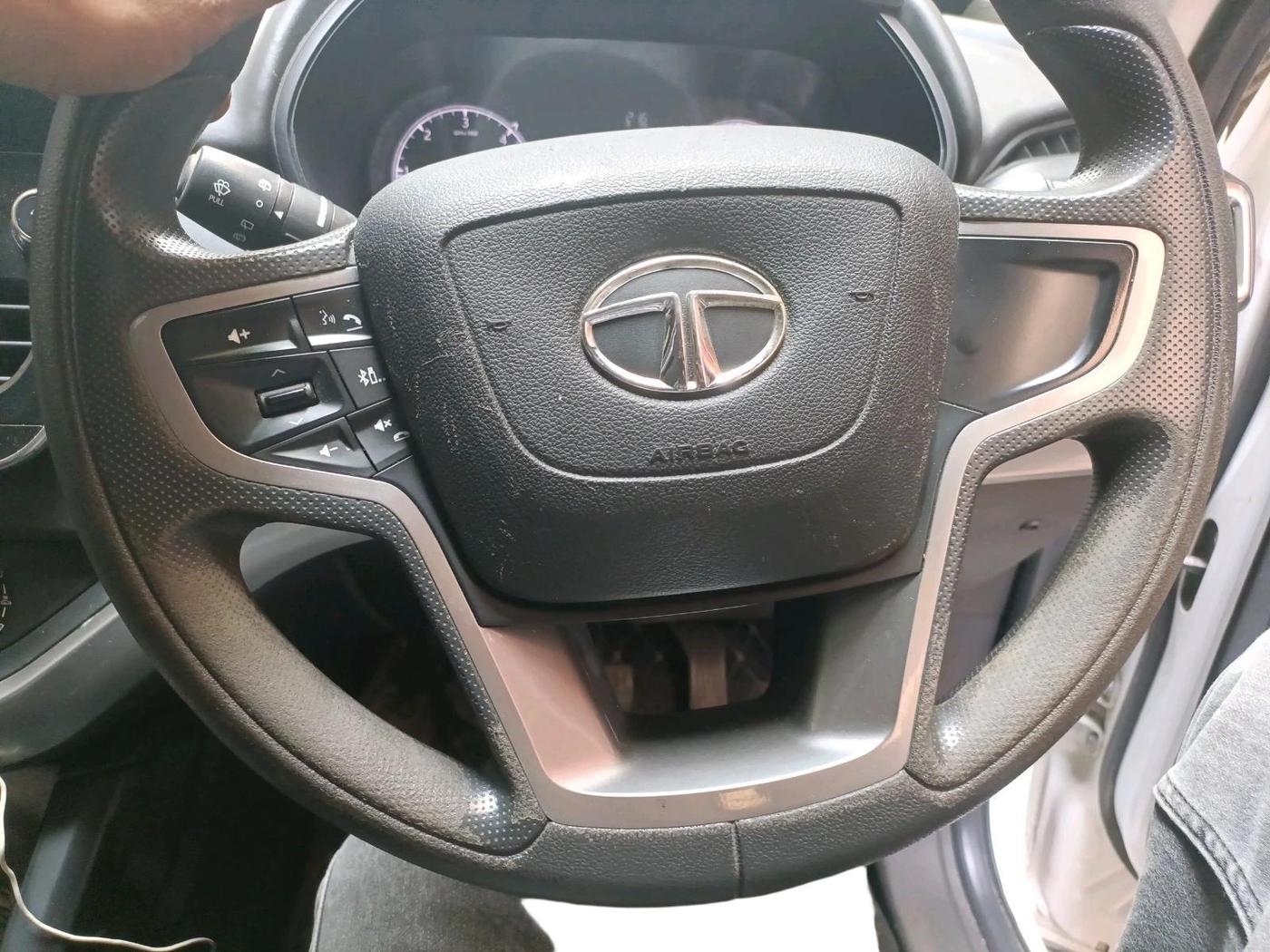2022 Tata Harrier XM 2.0L KRYOTEC, Diesel, Manual, 41,034 km, interior