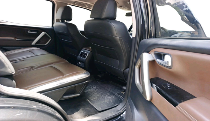 2025 Mahindra SCORPIO-N Z8 L DIESEL AT 4WD 7 STR, Diesel, Automatic, 26,049 km, interior