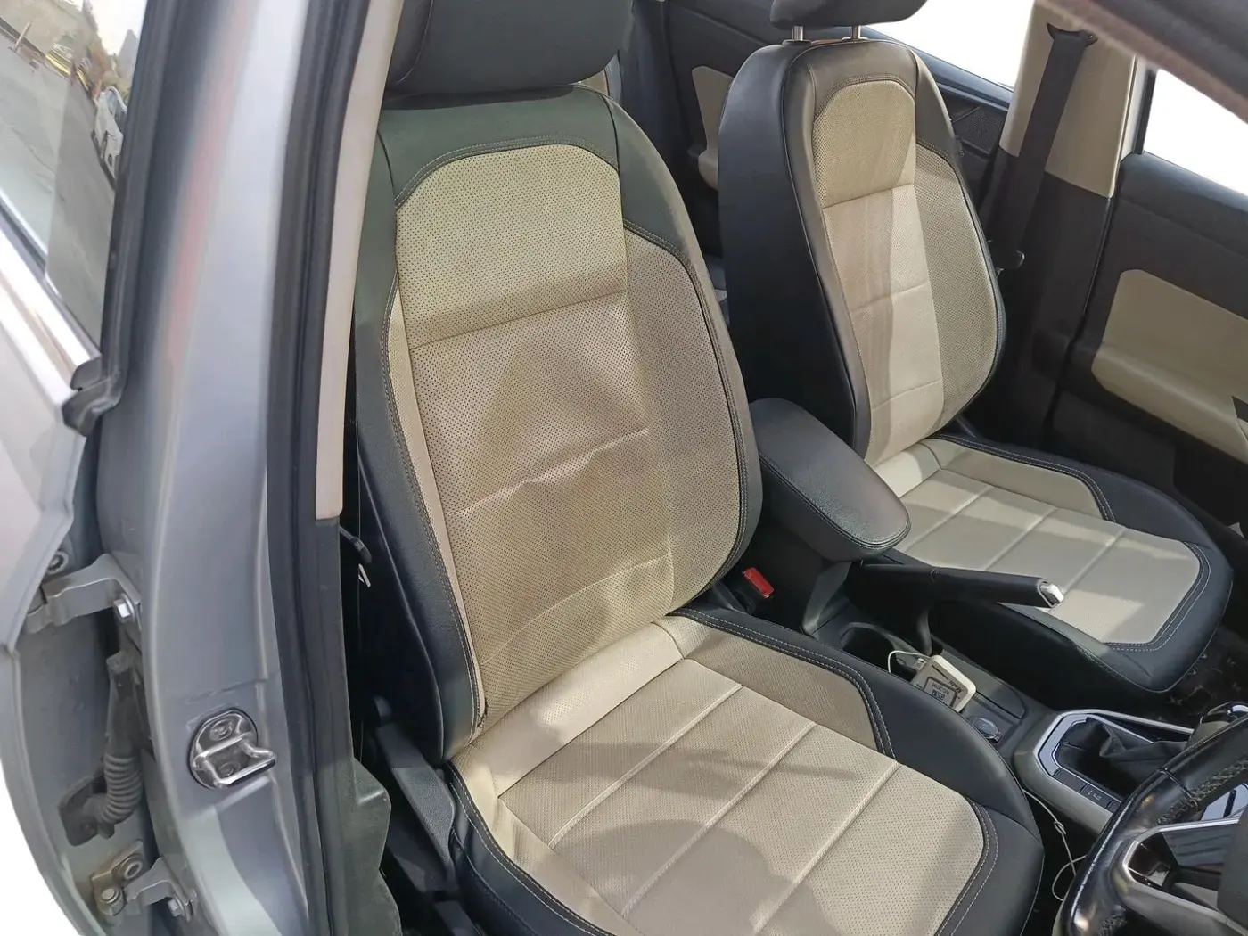 2022 Volkswagen VIRTUS TOPLINE TSI 1.0 AT, Petrol, Automatic, 69,187 km, interior