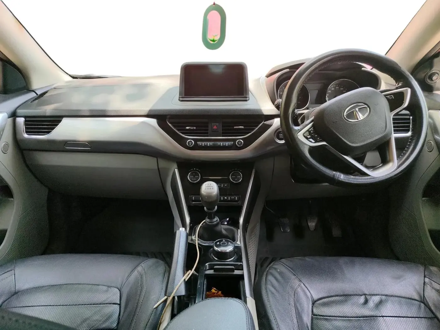 2018 Tata NEXON XZ PLUS DIESEL DUAL TONE, Diesel, Manual, 1,64,149 km, interior