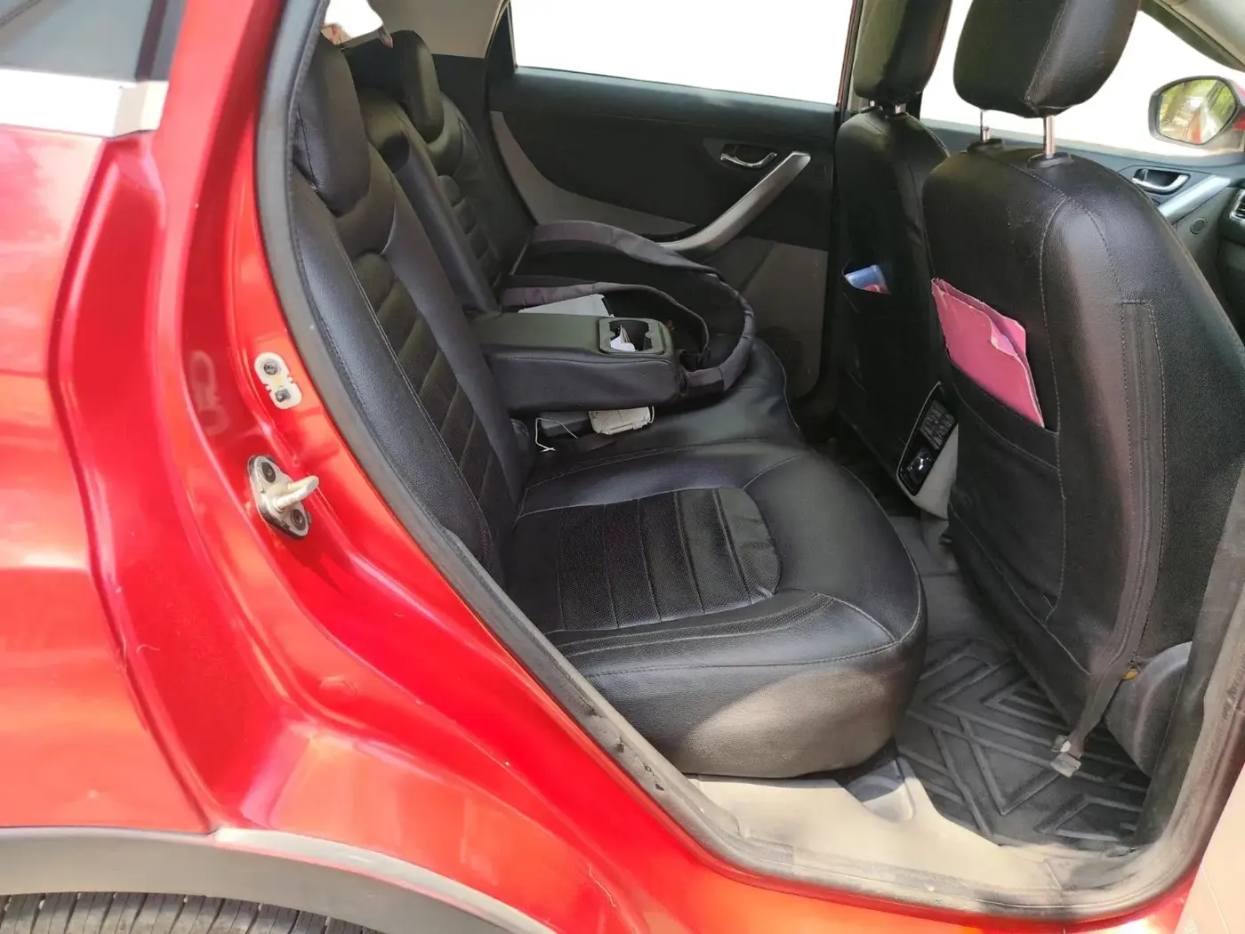 2018 Tata NEXON XZ PLUS DIESEL DUAL TONE, Diesel, Manual, 1,64,149 km, interior