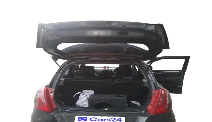 2015 Maruti Swift VXI, Petrol, Manual, 1,10,132 km, exterior