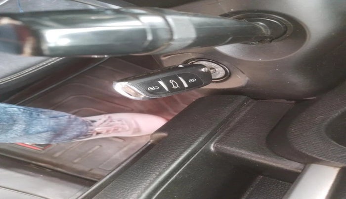 2015 Maruti Swift VXI, Petrol, Manual, 1,10,132 km, interior