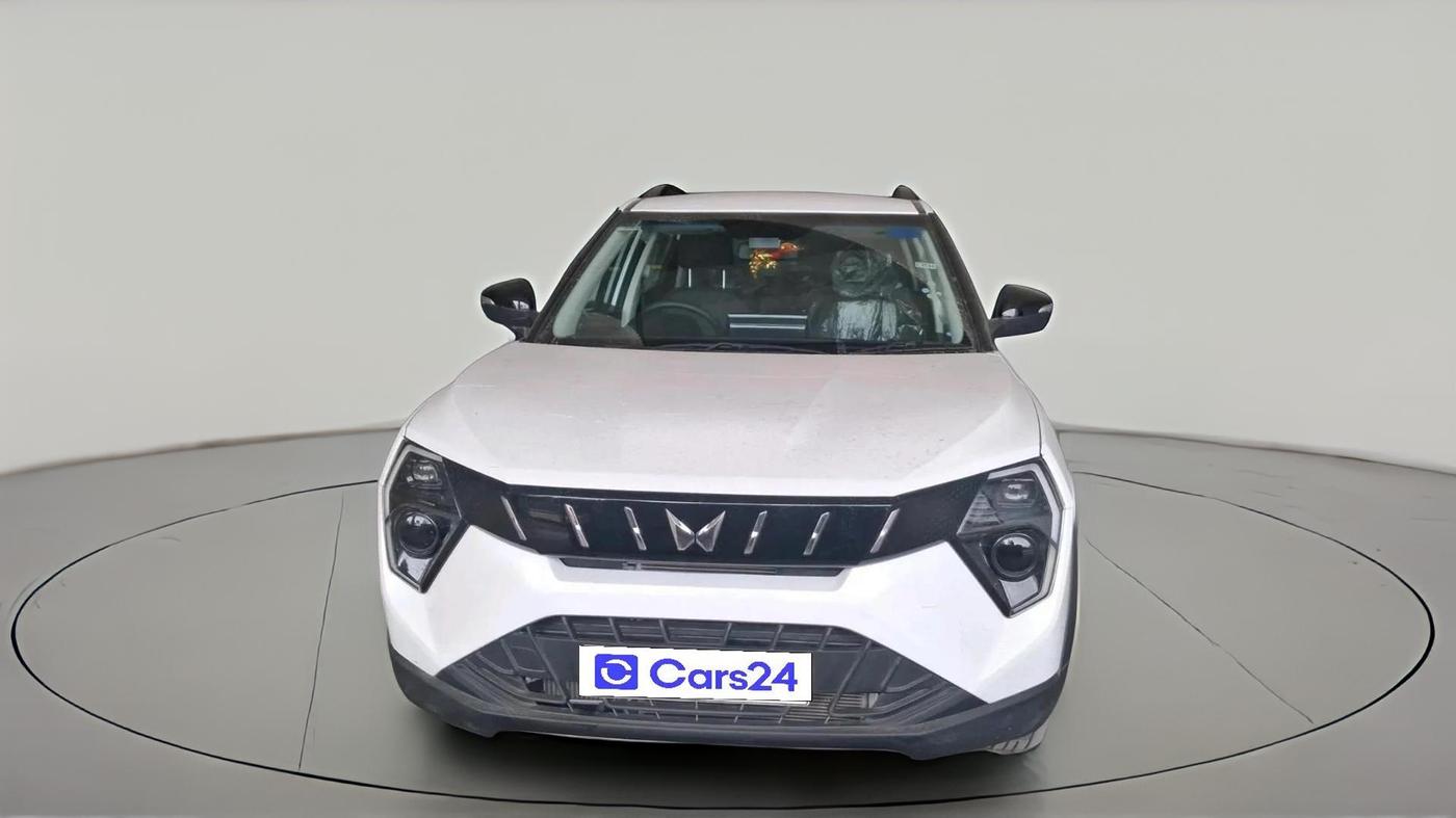 2026 Mahindra XUV 3XO AX5 1.2 L TCMPFi, Petrol, Manual, 5,338 km, exterior