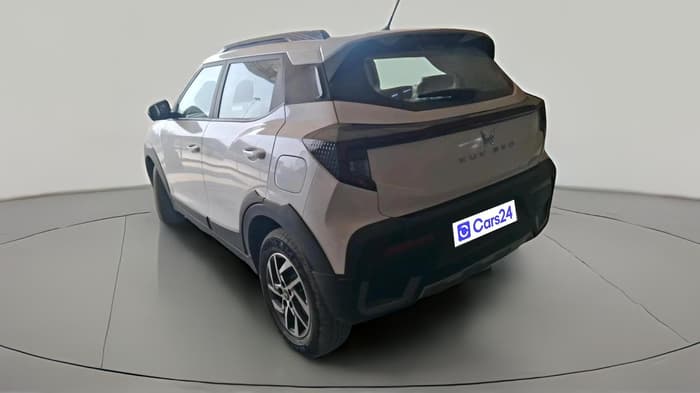 2026 Mahindra XUV 3XO AX5 1.2 L TCMPFi, Petrol, Manual, 5,338 km, exterior