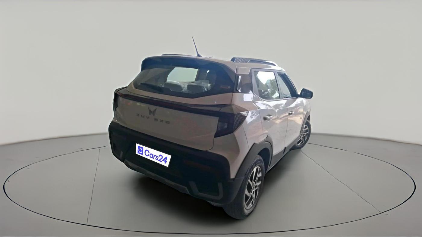 2026 Mahindra XUV 3XO AX5 1.2 L TCMPFi, Petrol, Manual, 5,338 km, exterior