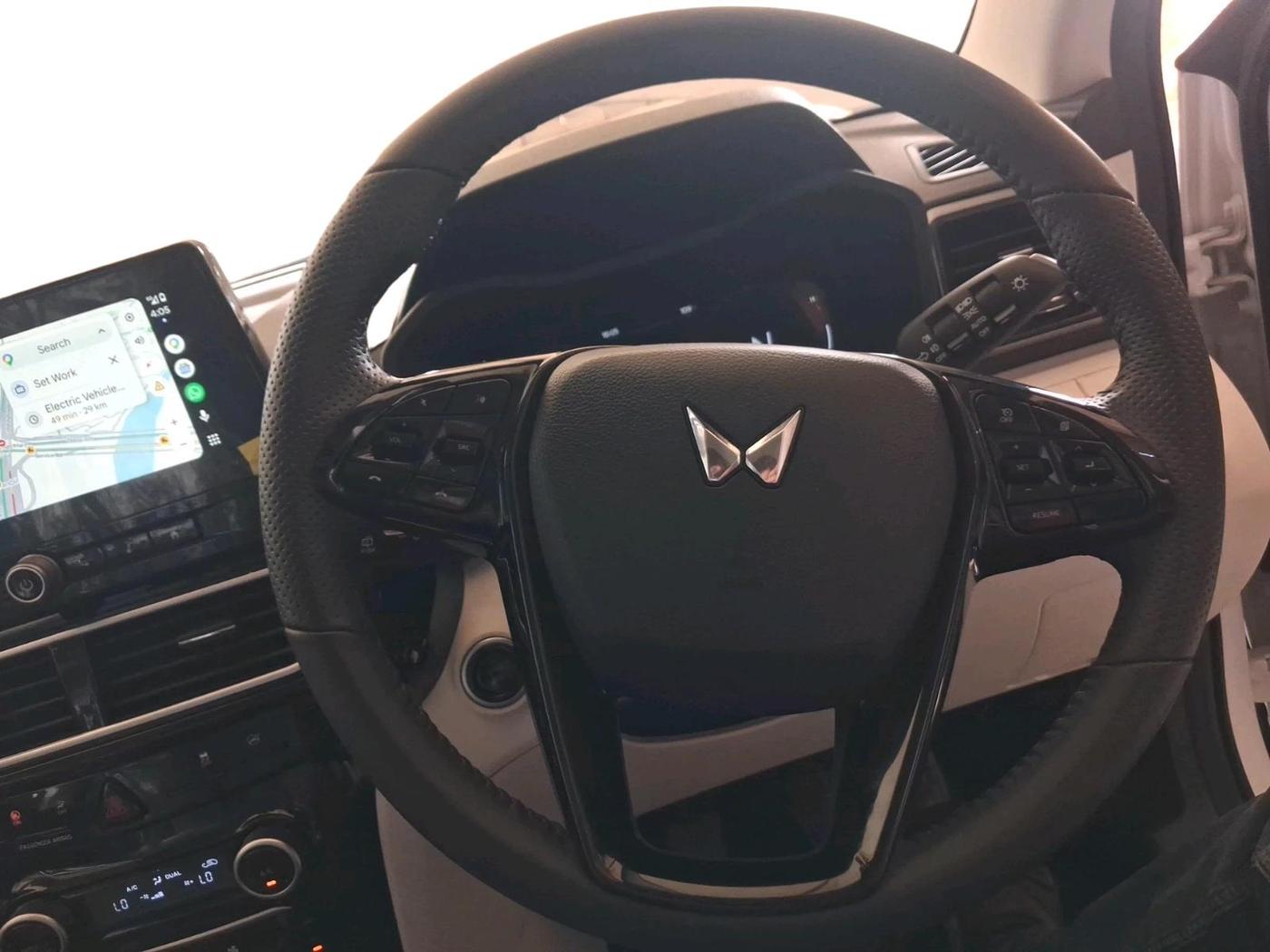 2026 Mahindra XUV 3XO AX5 1.2 L TCMPFi, Petrol, Manual, 5,338 km, interior