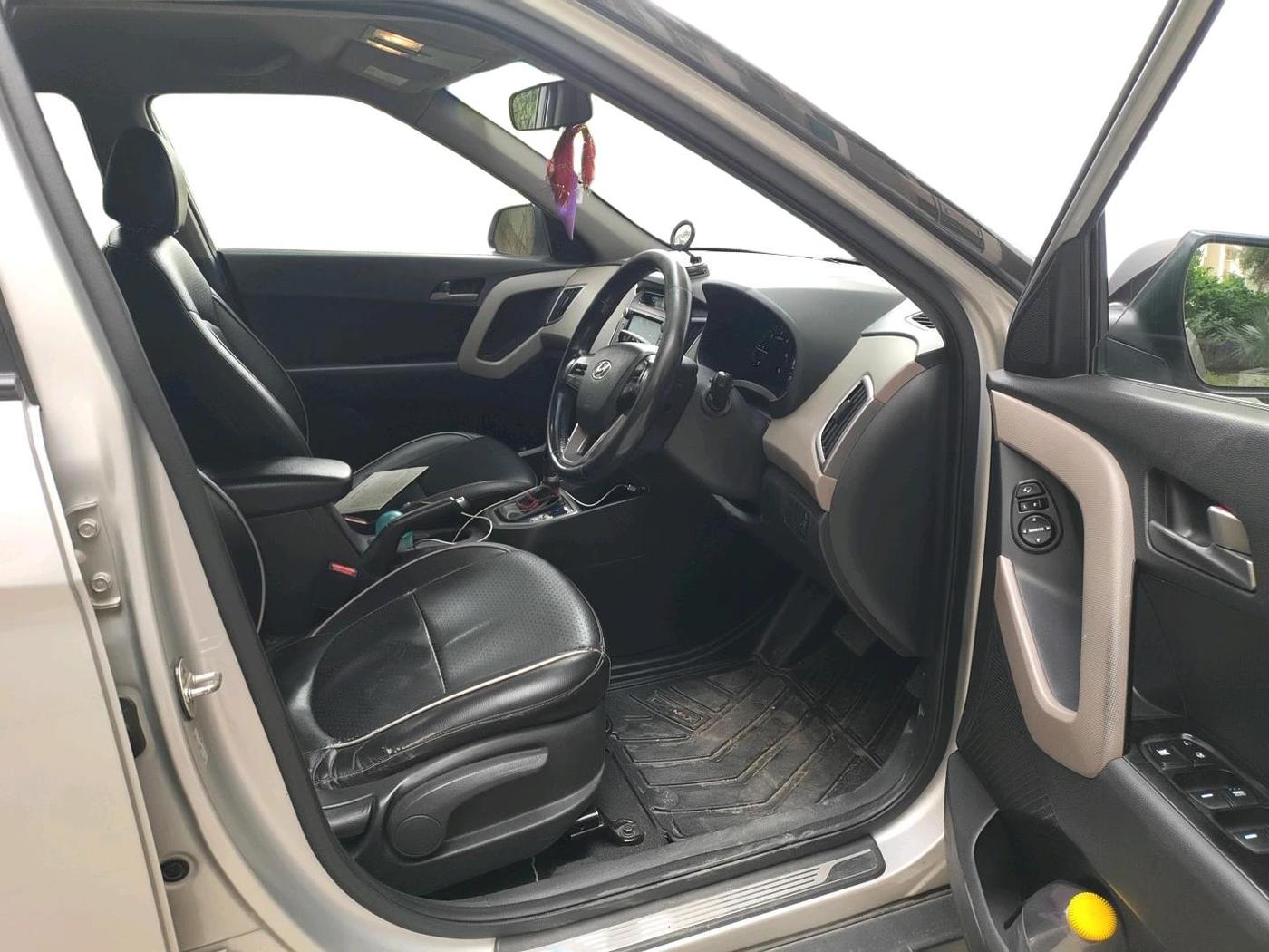 2017 Hyundai Creta SX PLUS AT 1.6 DIESEL, Diesel, Automatic, 1,80,057 km, interior