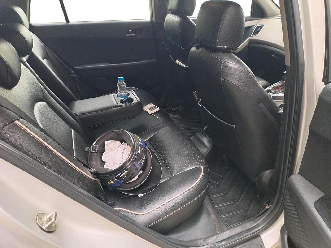 2017 Hyundai Creta SX PLUS AT 1.6 DIESEL, Diesel, Automatic, 1,80,057 km, interior