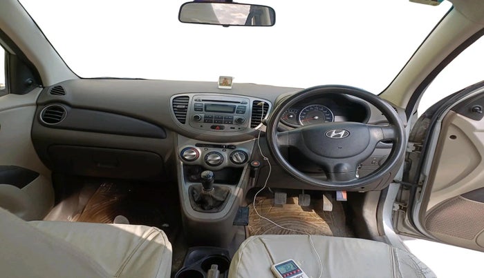 2011 Hyundai i10 ERA 1.1, Petrol, Manual, 1,05,404 km, interior